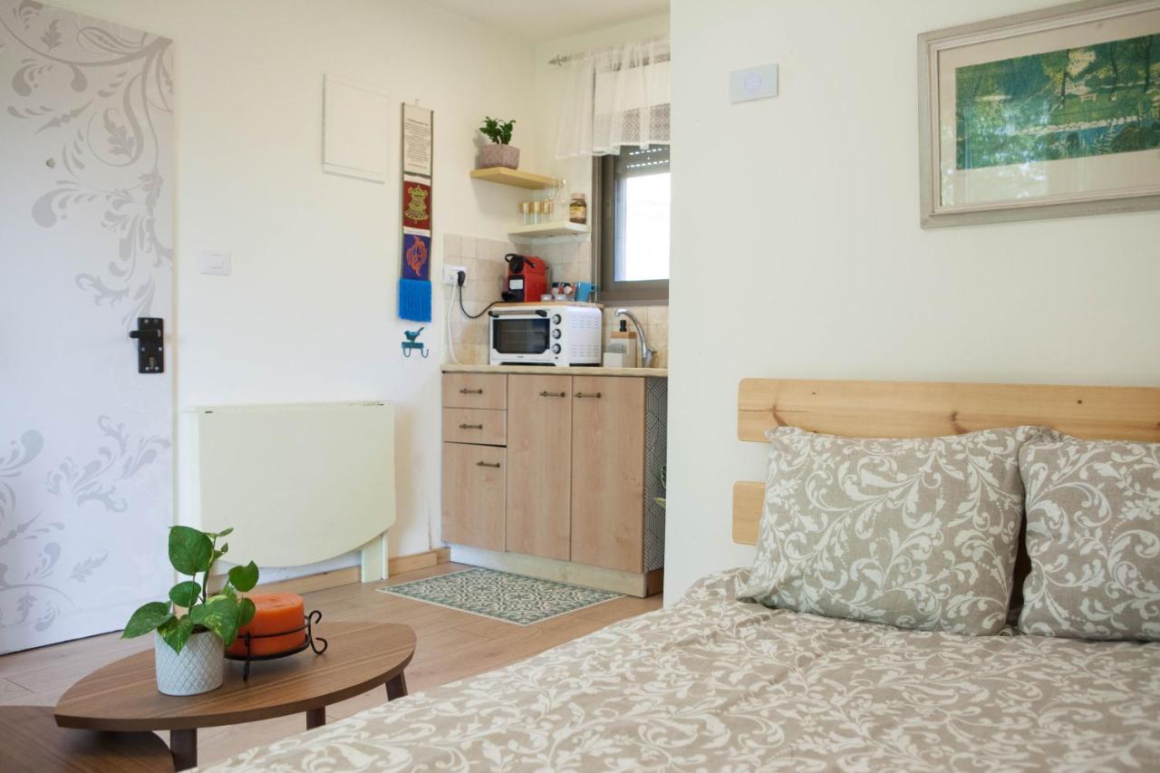 Connected Guest House Amirim Ngoại thất bức ảnh